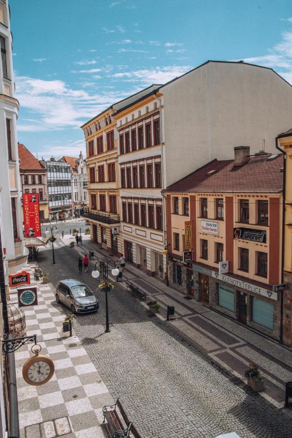 Grand Apartments In The Centre Of Teplice Bagian luar foto